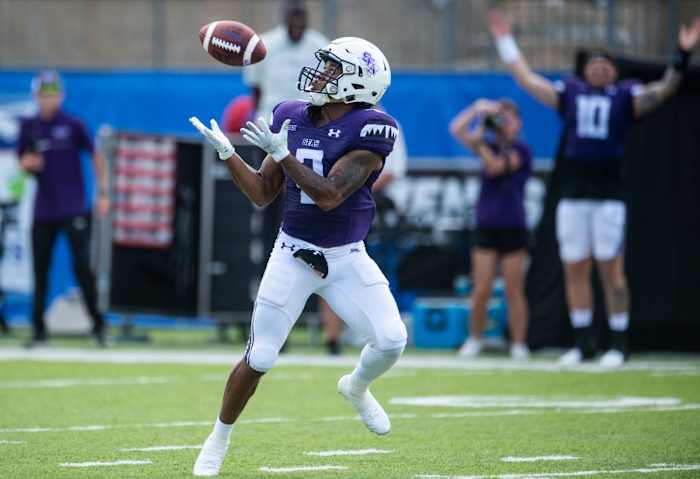 Stephen F. Austin WR Xavier Gipson makes a catch during the 2022 FCS Kickoff Game